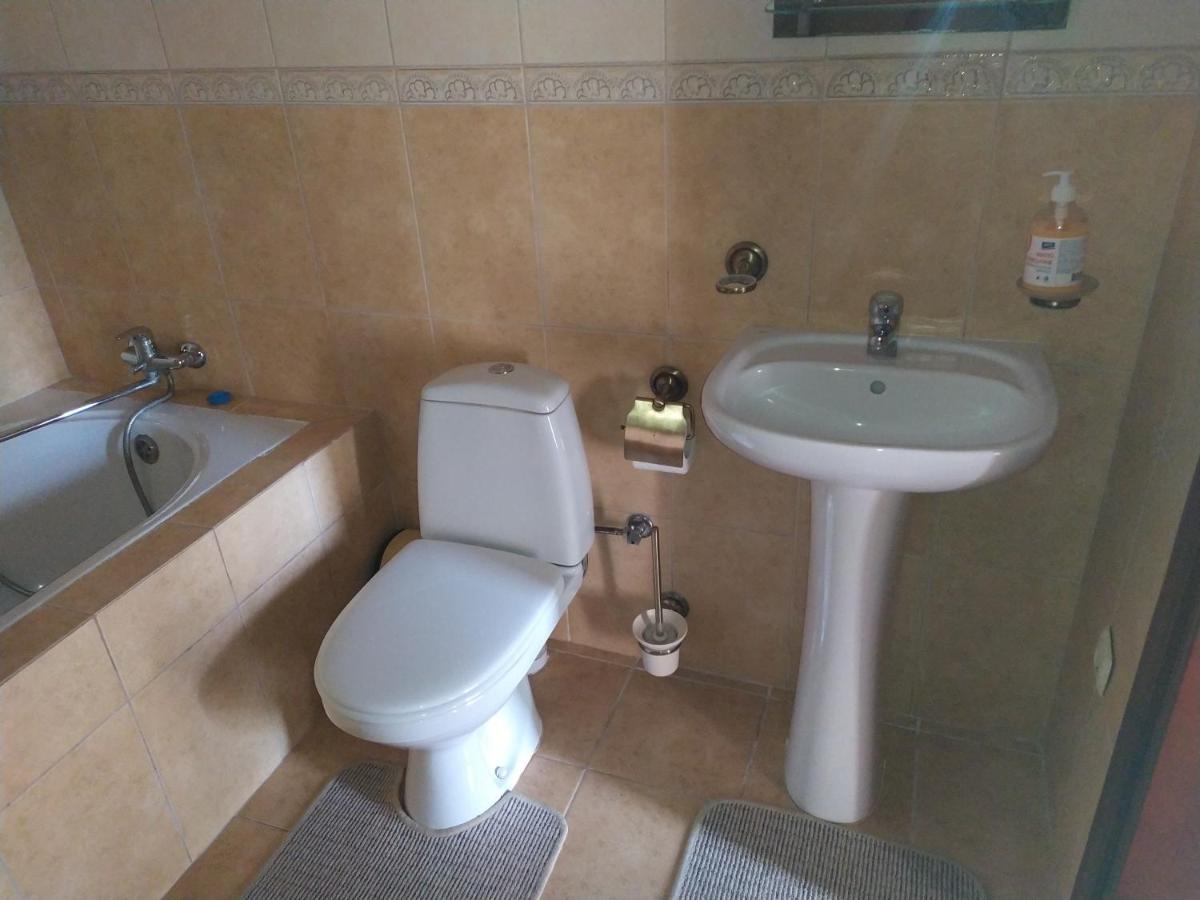 House Of Vitaliy Pochaiv Bagian luar foto